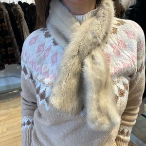 Beige & cool tones mink slit scarf